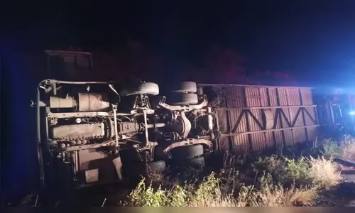 
							Acidente com ônibus de time de basquete deixa sete mortos e dezenas de feridos
						
						