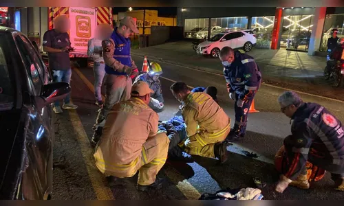 
							Acidente entre carro e moto deixa vítima com fratura exposta em Apucarana
						
						