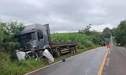 
							Pai presencia morte do filho de 25 anos em grave acidente de trânsito na região
						
						