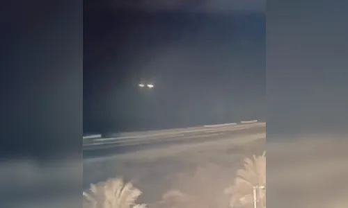 
							Câmera de monitoramento flagra novos supostos OVNIs no litoral do PR; assista
						
						