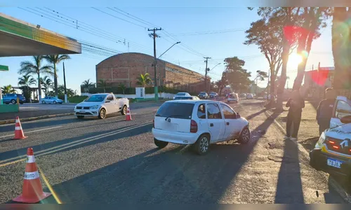 
							Câmera de segurança flagra acidente de trânsito em avenida de Apucarana
						
						