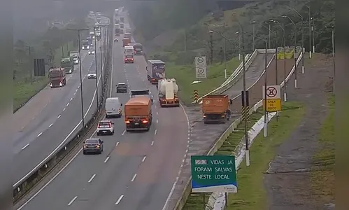 
							Caminhão com falha nos freios usa área de escape na BR-376 e evita acidente no PR
						
						