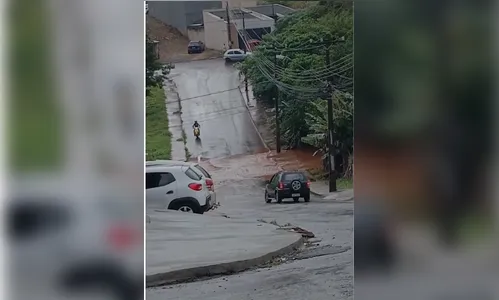 
							Chuva provoca danos em ruas e rompe galerias pluviais em Apucarana
						
						