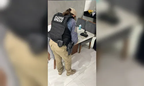 
							Gaeco prende membros de quadrilha de 'piratas do asfalto' que assaltou ônibus em Arapongas
						
						