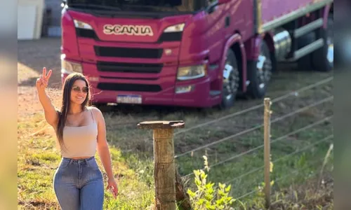 
							Influenciadora caminhoneira sofre acidente e tomba carreta na BR-116 em SC
						
						