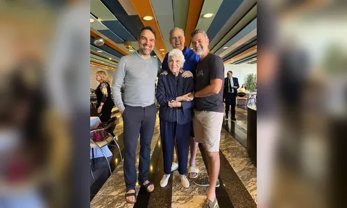 
							Mãe de Tadeu Schmidt morre 1 mês após a partida do filho, Oscar Schmidt
						
						
