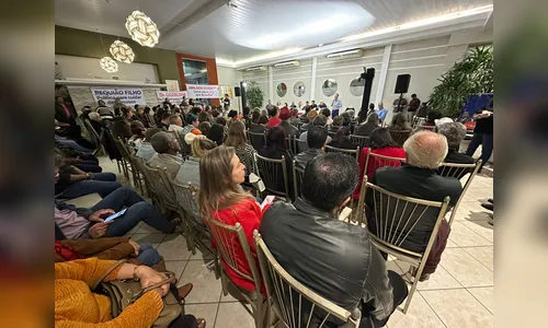
							PT e PDT reúnem lideranças em Apucarana (PR) para discutir eleições
						
						