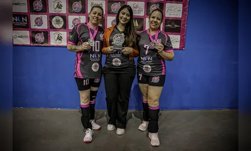 
							Quadrangular de vôlei arrecada roupas de inverno para instituição de Apucarana
						
						