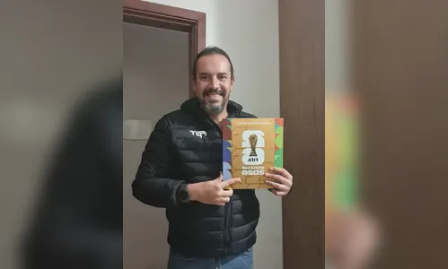 
							Troca de figurinhas da Copa do Mundo une gerações em Apucarana e região
						
						
