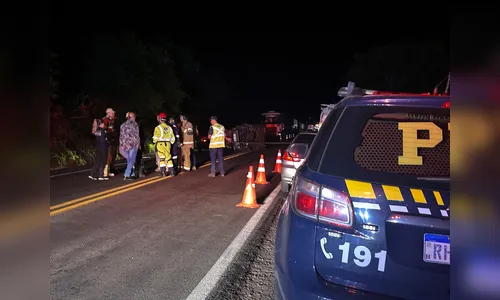 
							Ultrapassagem proibida causa acidente com três mortes na BR-376
						
						