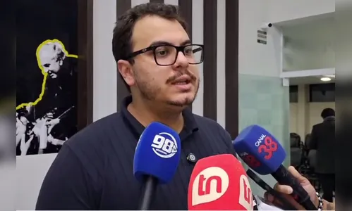 
							Vereador critica 