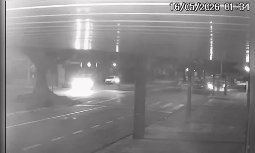 
							Vídeo: carro troca de pista e causa acidente com morte de motociclista no Paraná
						
						