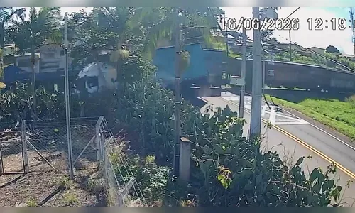 
							Grave colisão entre carreta e trem deixa um morto no Distrito do Pirapó
						
						