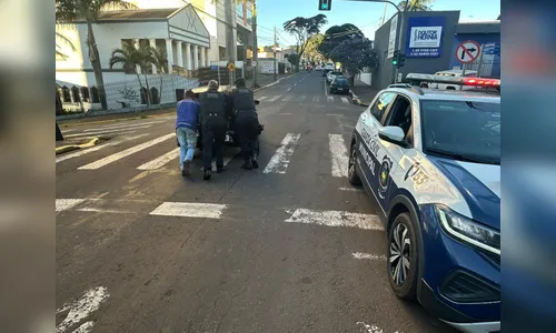 
							Colisão traseira é registrada em semáforo da região central de Apucarana
						
						