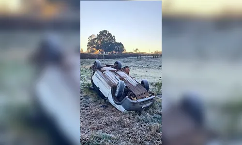 
							Carro sem freio cai em ribanceira e amanhece congelado na Serra Catarinense
						
						