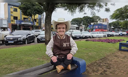 
							Influenciador com nanismo faz sucesso nas redes sociais em Apucarana
						
						