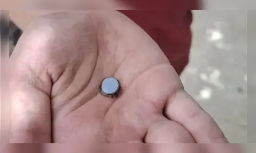 
							Menino encontra pedra preciosa em local citado na Bíblia onde Jesus teria realizado milagres
						
						