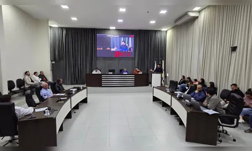 
							Em sessão marcada por embates, PL do Compliance avança na Câmara de Apucarana
						
						