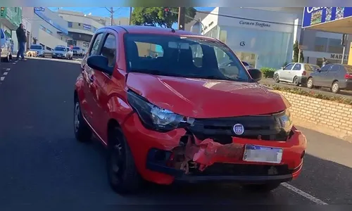 
							Caminhonete atinge lanchonete após acidente de trânsito em Ivaiporã
						
						