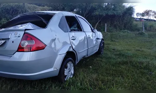 
							Às vésperas de se casar, mulher sofre acidente e carro para a 63 metros da pista em Apucarana
						
						