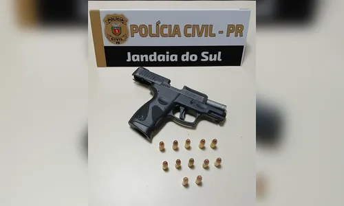 
							Homem é preso com pistola 9 mm durante fiscalização de veículo no centro de Jandaia
						
						