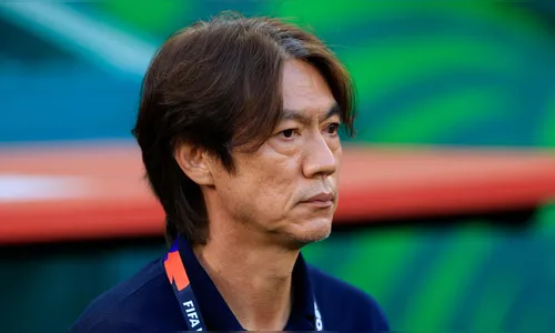 
							Efeito Copa: eliminações e crises derrubam oito treinadores no Mundial
						
						