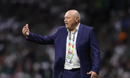 
							Efeito Copa: eliminações e crises derrubam oito treinadores no Mundial
						
						