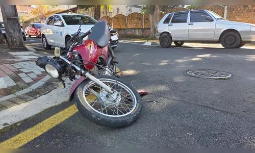
							Motociclista de 22 anos fica ferido em colisão na área central de Apucarana
						
						
