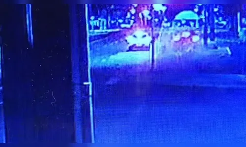 
							Motorista bêbada destrói ponto de ônibus e polícia apura suspeita de racha em Cascavel
						
						