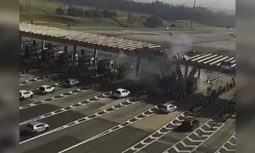 
							Câmera registra momento em que carro 