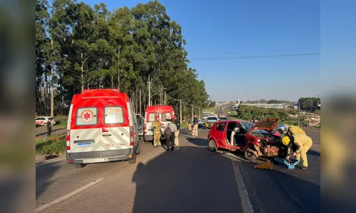 
							Acidente deixa três feridos na Avenida Minas Gerais em Apucarana
						
						