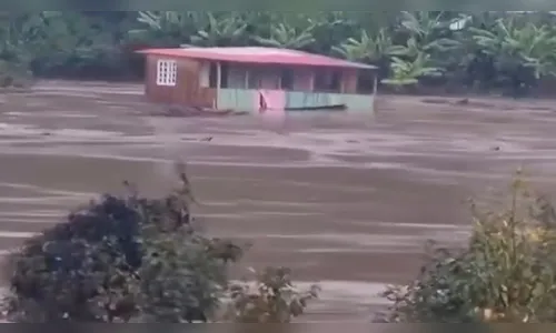 
							Casa arrastada e ponte submersa: enchentes deixam mais de 200 desabrigados no RS
						
						
