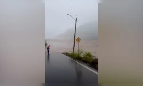 
							Casa arrastada e ponte submersa: enchentes deixam mais de 200 desabrigados no RS
						
						