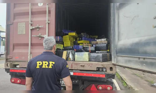 
							PRF faz maior apreensão do ano no Paraná ao interceptar 6,7 toneladas de maconha
						
						