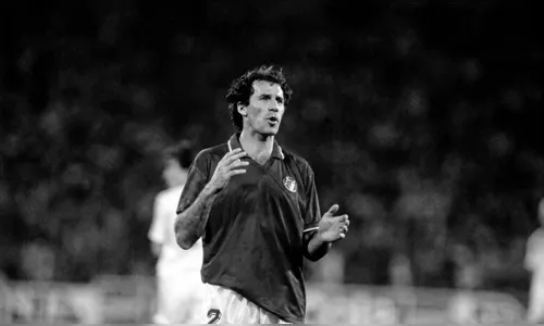 
							Franco Baresi, lenda do Milan e da seleção da Itália, morre aos 66 anos
						
						