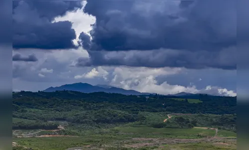 
							Fim de semana terá chuvas, trovoadas e calor intenso no Paraná, aponta o Simepar
						
						