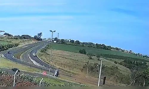 
							Vídeo flagra novo capotamento na 