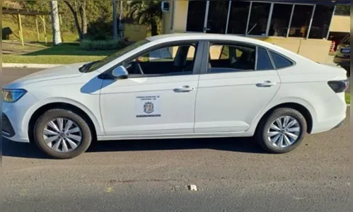 
Vereadoras do PR são pegas com emagrecedores do Paraguai em carro oficial da Câmara
