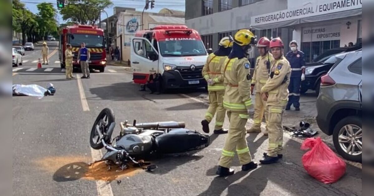 Motociclista morre após colisão entre moto e carro na Avenida Governador Roberto da Silveira em Apucarana