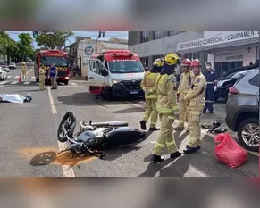 Veja o momento em que motociclista morre ao colidir com carro em Apucarana