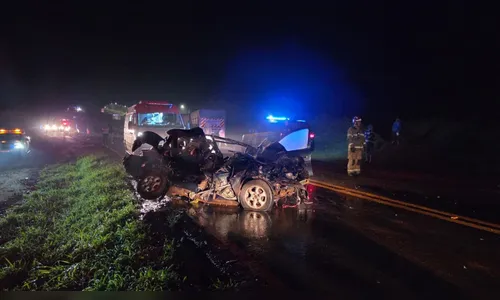
							Acidente entre carro e caminhões deixa vítima em estado grave e bloqueia rodovia em Apucarana
						
						