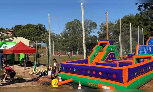 
							Carlos Gil inaugura campo no Jardim Itaipu e anuncia pavimentação
						
						