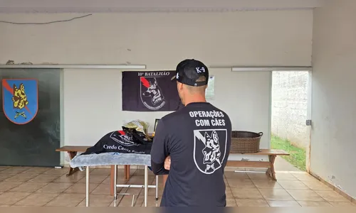 
							Emoção marca adeus ao cão policial Rintin Tin no 10º BPM de Apucarana; vídeo
						
						