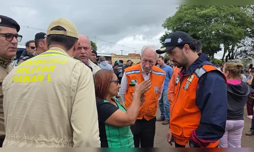 
							Governador em exercício acompanha atendimentos aos afetados por temporal em Apucarana
						
						