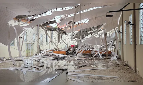 
							Igreja destruída por temporal em Apucarana (PR) terá missa de despedida antes de demolição
						
						