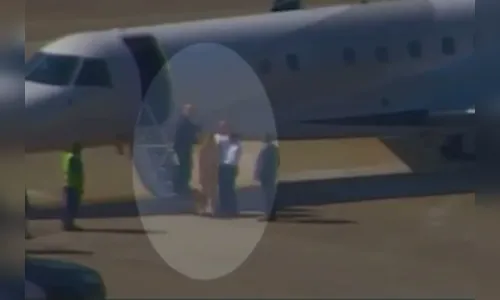 Imagens de desembarque no Rio desmentem versão de Moraes sobre uso de avião de Vorcaro