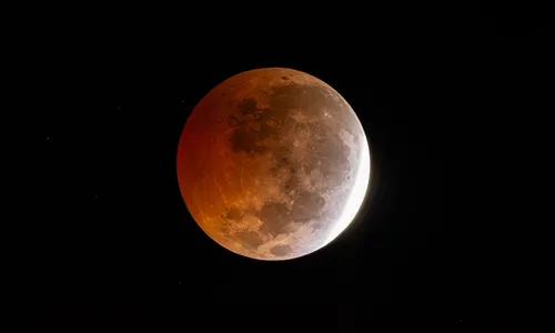 
							Eclipse lunar: veja imagens registradas com telescópio por professor em Apucarana
						
						