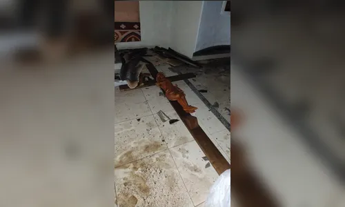 
							Tempestade destelha capela e causa rastro de destruição em Apucarana; veja
						
						