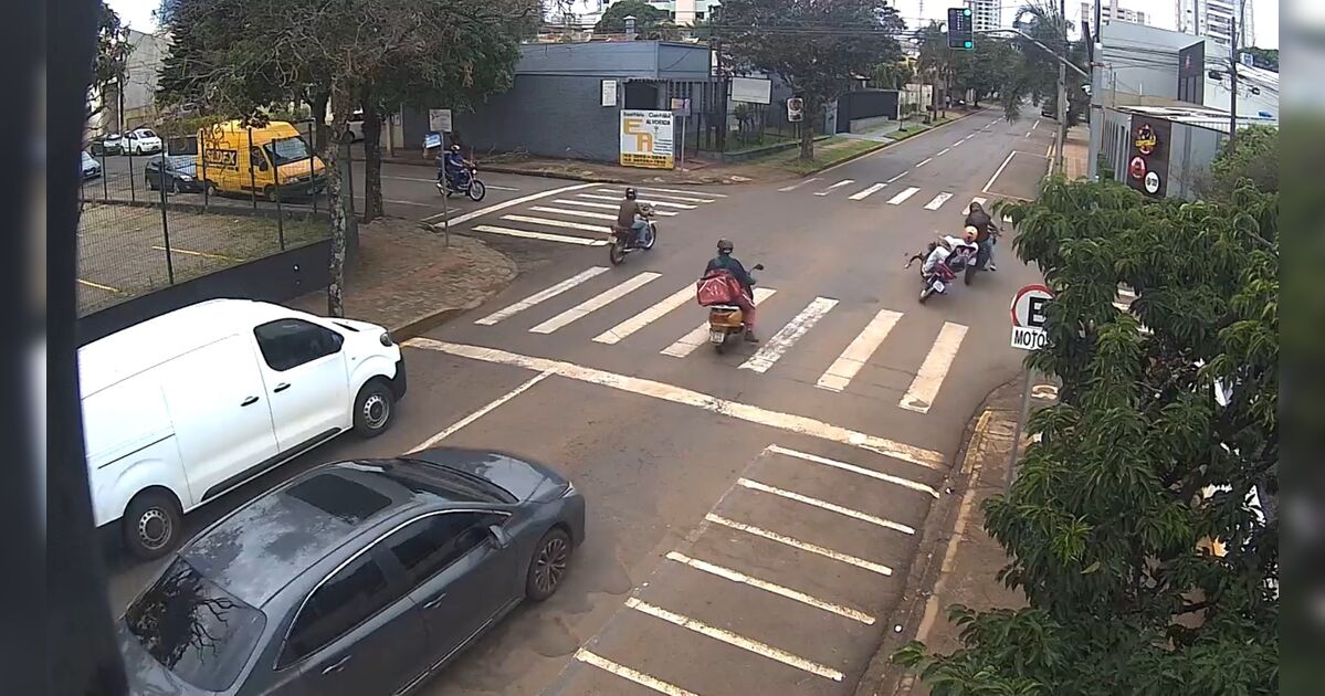 Colisão entre motos deixa homem ferido em Arapongas