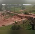 Chuva eleva nível da água e rio transborda na zona rural de Arapuã; veja